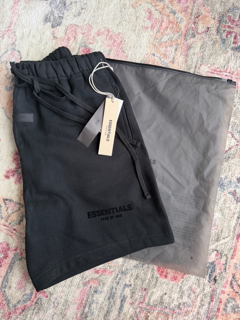 ESSENTIALS Fear of God Black Logo Sweatshorts